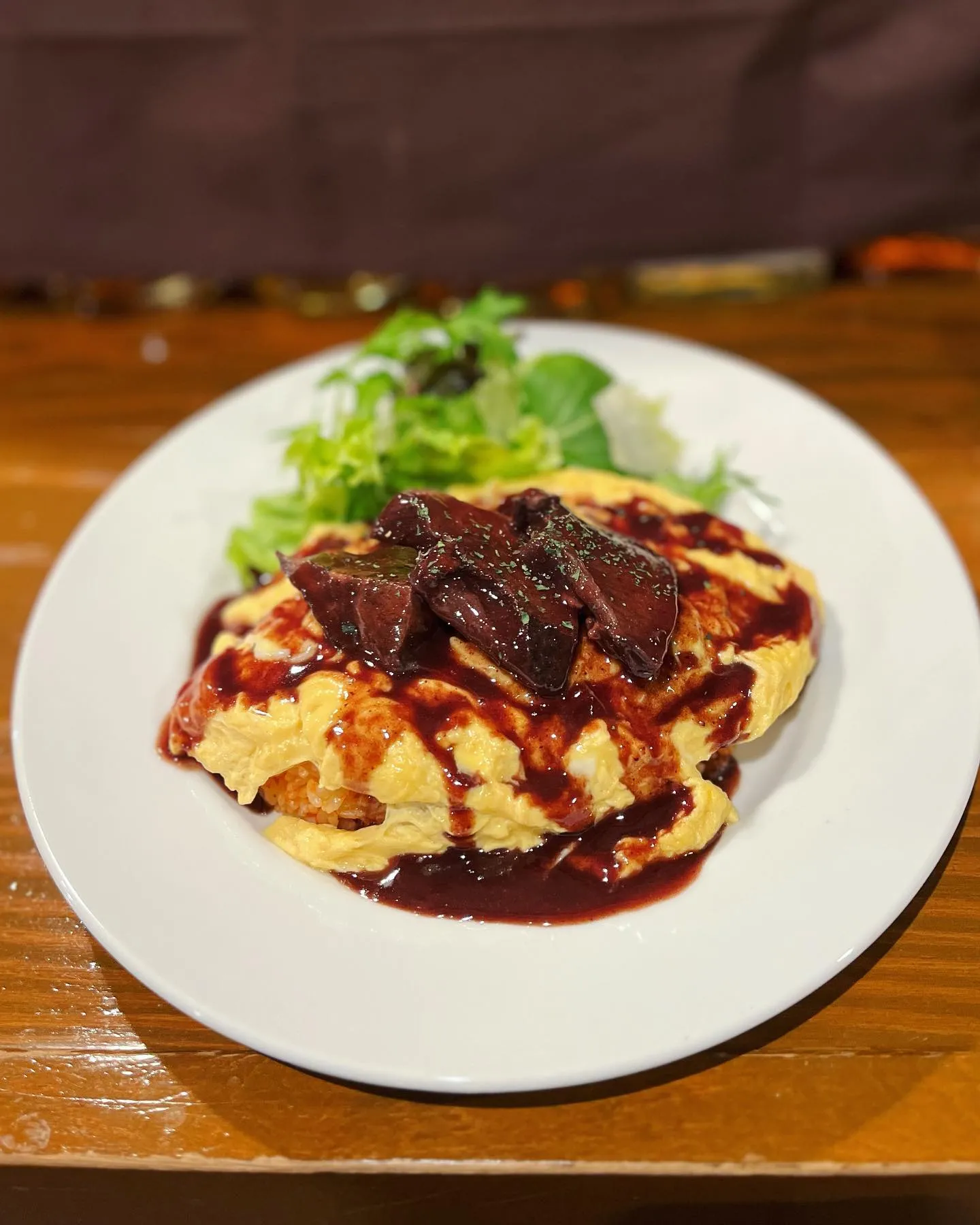 人気の牛ほほオムライス