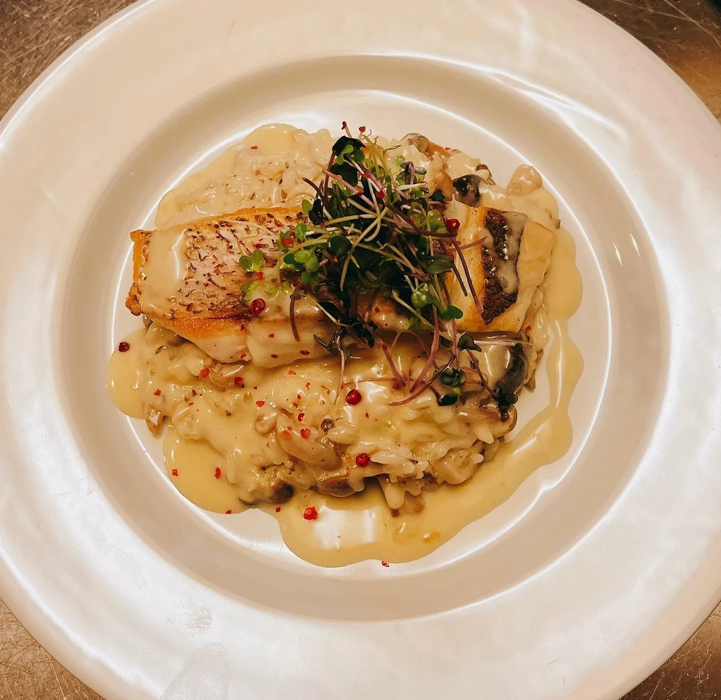 真鯛のポアレときのこのリゾットのシャンパンソース